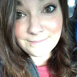 Meet your Posher, Kayla